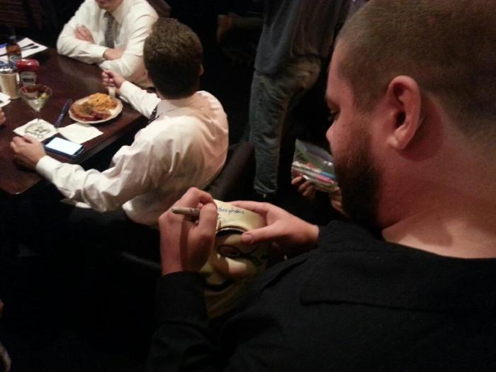 Anthrophobic signs the mask